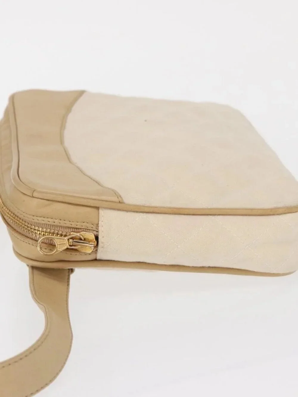CHANEL Matelasse Waist bag Canvas Beige Gold CC Auth bs32356